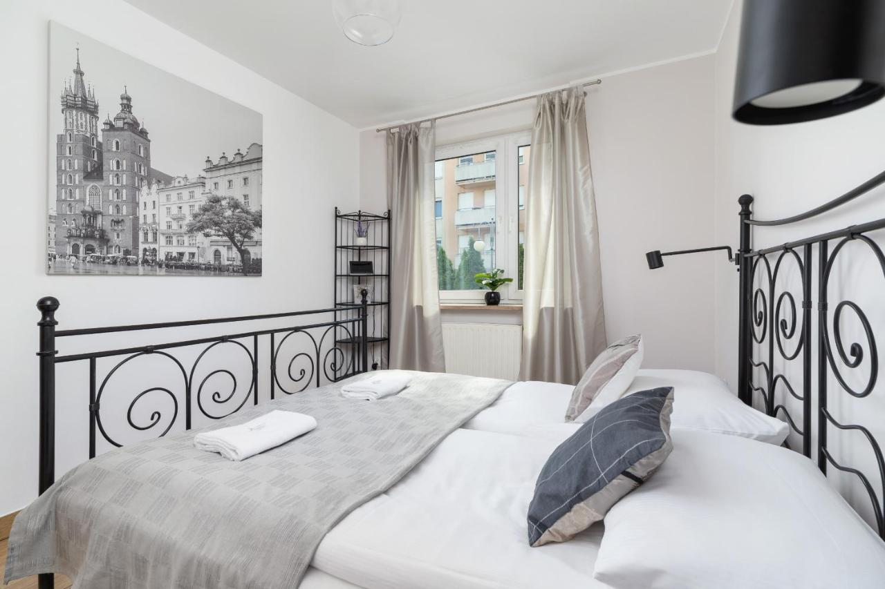 Pleasant Apartment With Terrace Cracow By Noclegi Renters Kraków Eksteriør billede