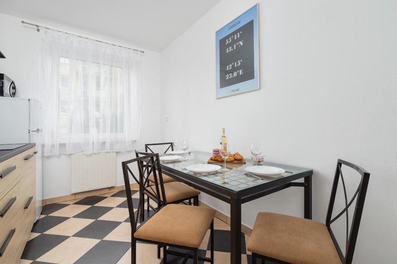 Pleasant Apartment With Terrace Cracow By Noclegi Renters Kraków Eksteriør billede